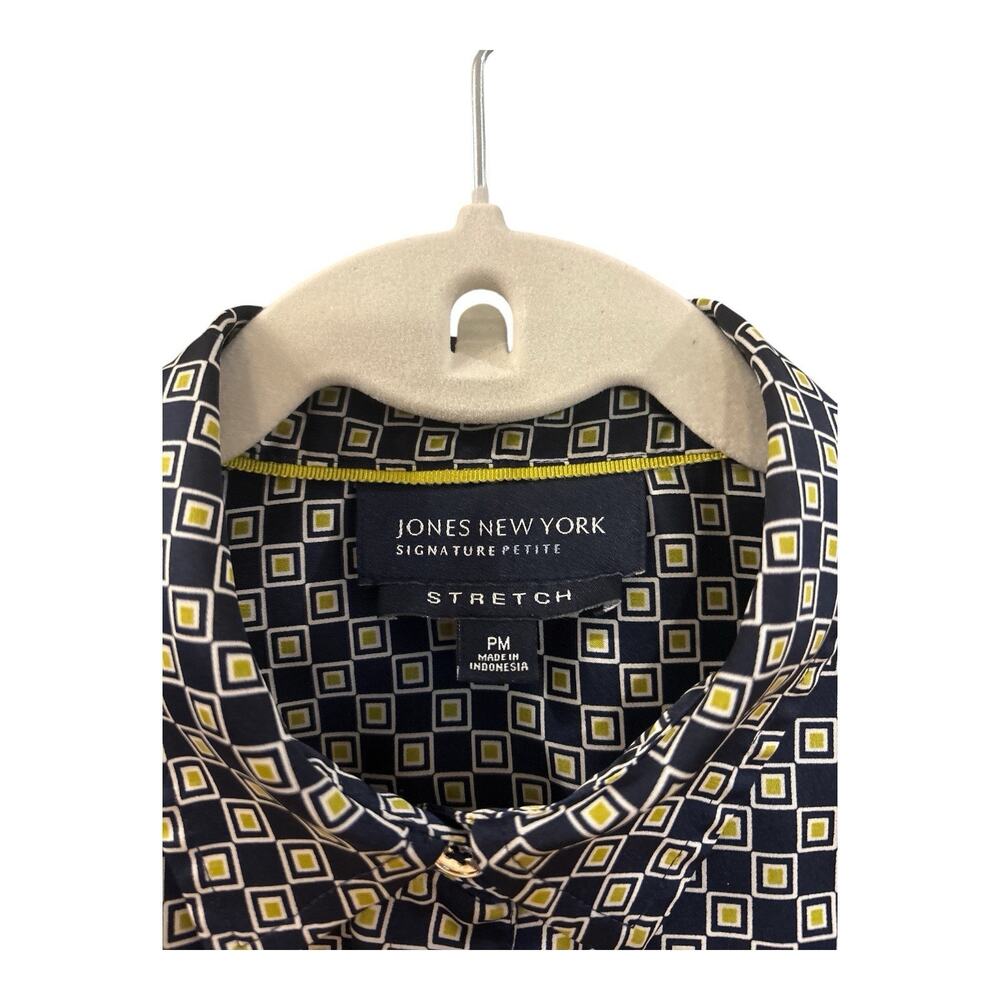 Jones New York Women’s Petite PM Geometric Collared Button-Up Blouse Woven - Picture 3 of 6